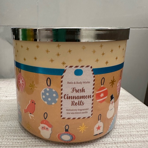 Bath & Body Works Other - Fresh cinnamons rolls 3 wick candle